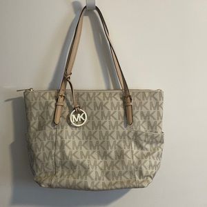 Micheal Kors Shoulder bag